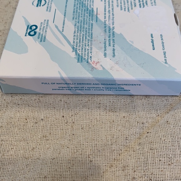 New Josie Maran Vibrancy Face Paint Palette - Picture 6 of 13